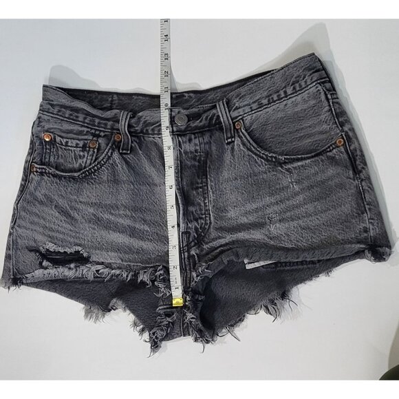 Levis 501 Womens Distressed Denim High-Waisted Button Fly Cutoff Shorts Size 26 - Picture 8 of 11